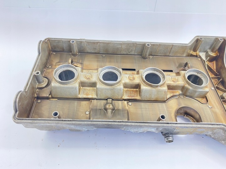 COUVERCLE DE SOUPAPES MERCEDES W124 E200 200E 200 E220 220E 220CE 1110100330 M111
