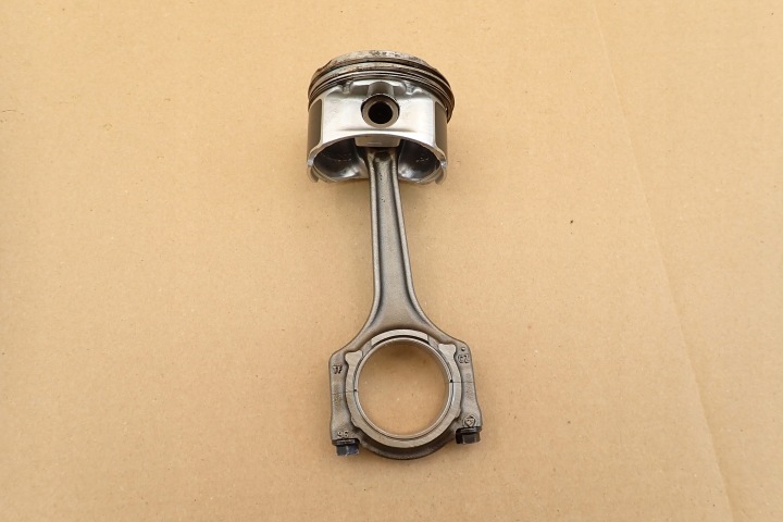 PISTON BIELLE FIAT TIPO II 2015- 1.4 16V 95KM 843A1000 55196809 OEM