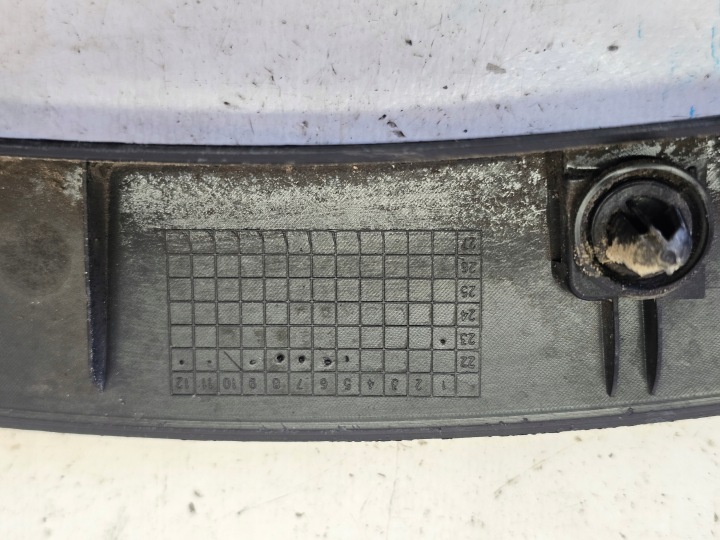 MOULURE SUR AILE DROIT AVANT DROITE TESLA MODÈLE Y 2019 1683860-00-A