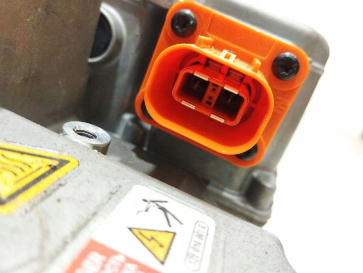 PORSCHE TAYCAN 9J1 2022 FALOWNIK CONVERTISSEUR TENSION 9J1959663BG