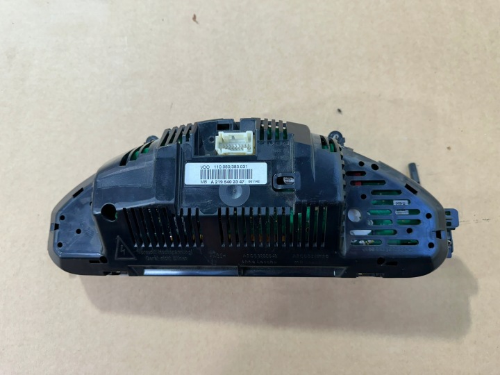 COMPTEUR TABLEAU DE BORD MONITEUR MERCEDES CLS W219 LIFT IR