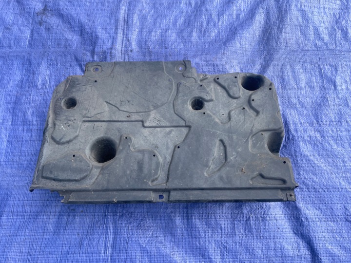 PEUGEOT 308 T9 UNIVERSEL PLAQUE PROTECTION CHÂSSIS ARRIÈRE