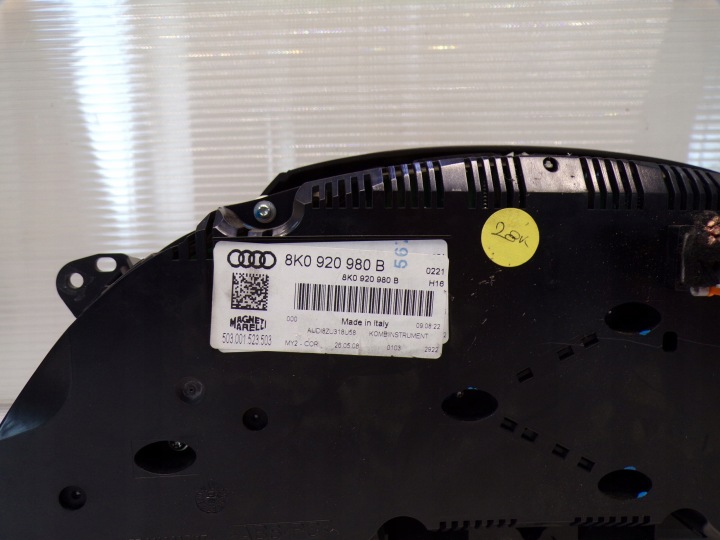 COMPTEUR TABLEAU DE BORD AUDI A4 B8 2.0 TDI DIESEL ANGLAIS 8K0920980B