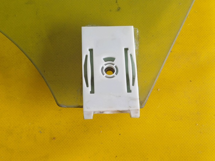 VITRE DE PORTIÈRE GAUCHE ARRIÈRE VW PASSAT CC 5 PORTES NR657