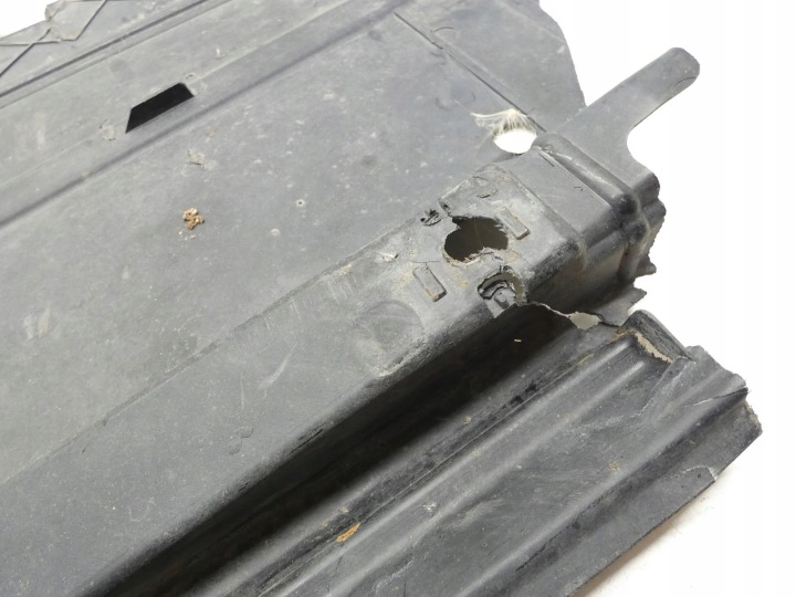 PROTECTION PLAQUE INFÉRIEURE CHÂSSIS AUDI A5 8T 8F CABRIO 8F0825208