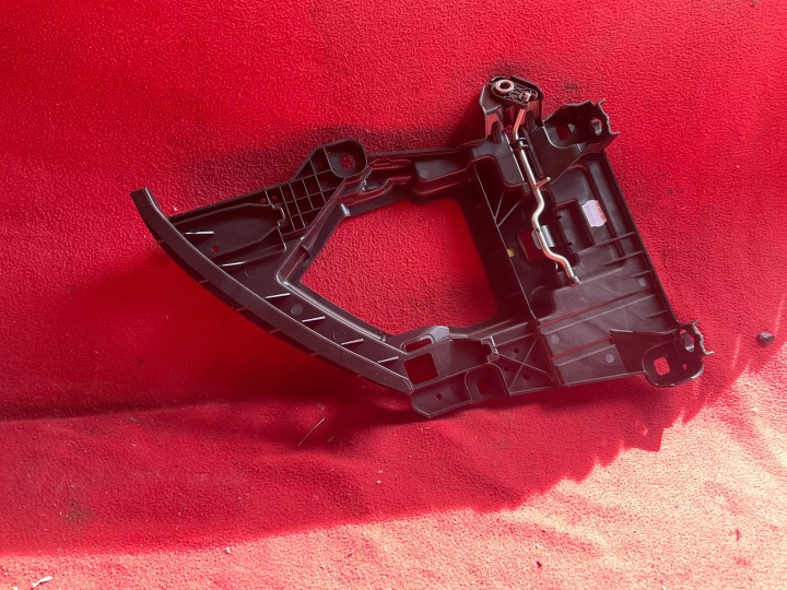 PORSCHE CAYENNE 7P5 LIFT FIXATION GAUCHE AVANT PHARES 7P5941045B