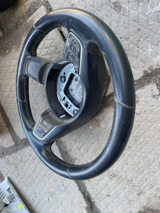 VOLANT MULTIFONCTION JAGUAR XE X760 GX73-3F563-FD
