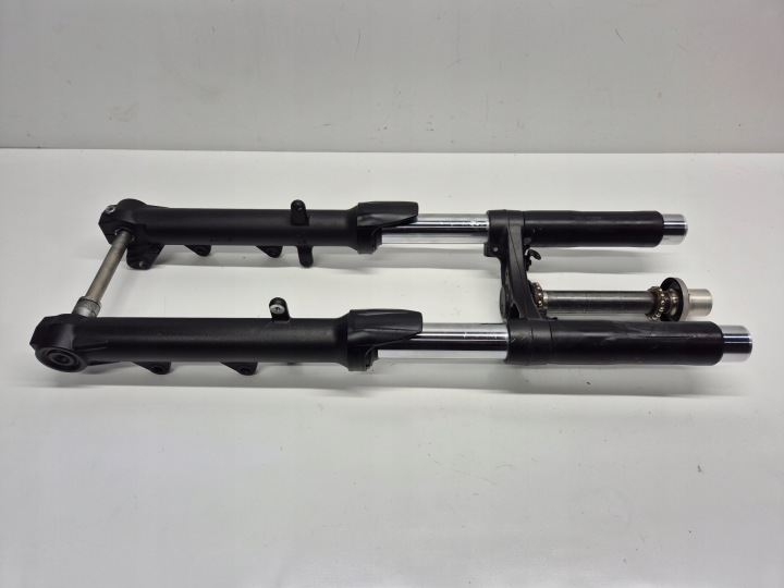 YAMAHA MT-07 (21-23) BIELLETTES SUSPENSION AVANT INFÉRIEURE ÉTAGÈRE