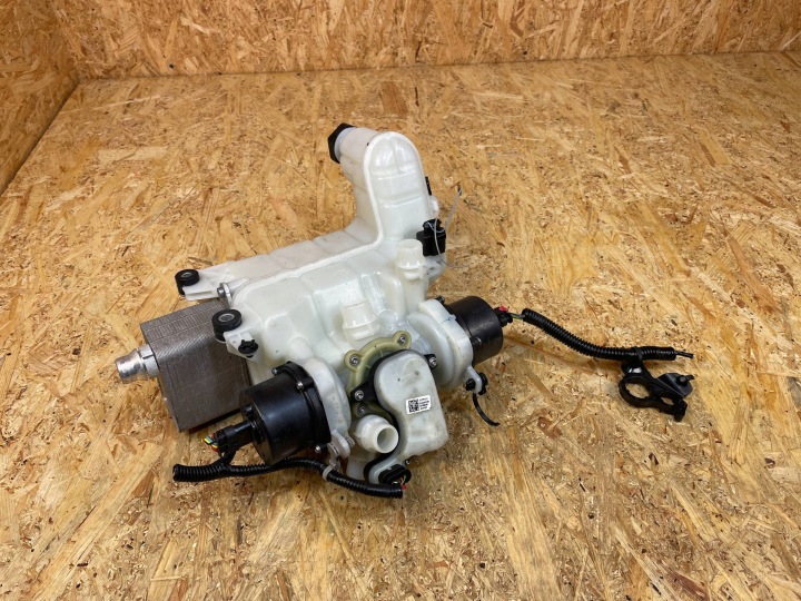 RÉSERVOIR RÉSERVOIR D'EXPANSION POMPE CIEPLA TESLA MODÈLE 3 1077617-00-E