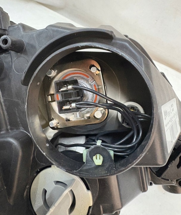 VALEO 044889 PROJECTEUR AVANT GAUCHE SEAT TOLEDO IV 08/12 DESCRIPTION