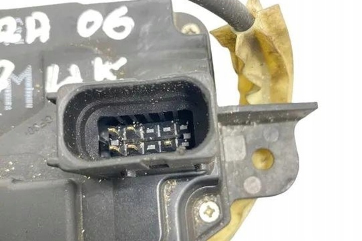SERRURE DROITS AVANT PORTES OPEL ZAFIRA B (A05) 13220368 1.9L DIESEL