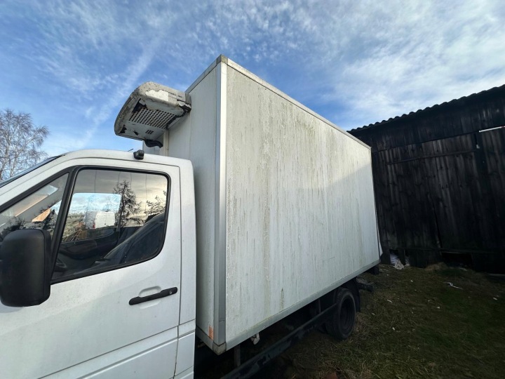 CARROSSERIE CONTENEUR CHLODNIA LÈVE-VITRE KIESLING MERCEDES SPRINTER 903