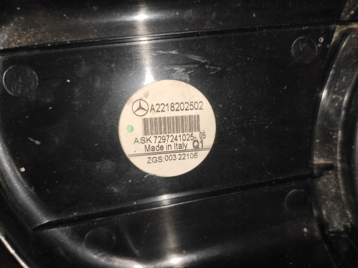 MERCEDES W221 HAUT-PARLEUR SUBWOOFER ÉTAGÈRE BASSE FRÉQUENCE ORIGINAL EN TRÈS BON ÉTAT