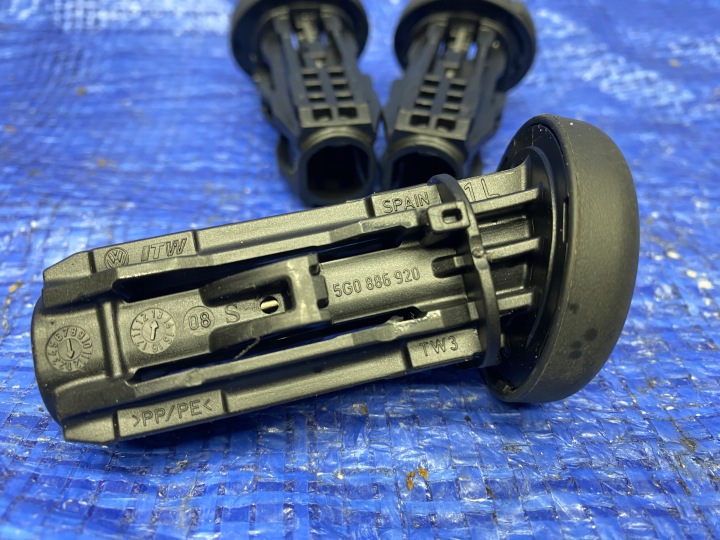 VW AUDI SEAT SKODA FERMETURE APPUI-TÊTE ARRIÈRE ARRIÈRE 5G0886920
