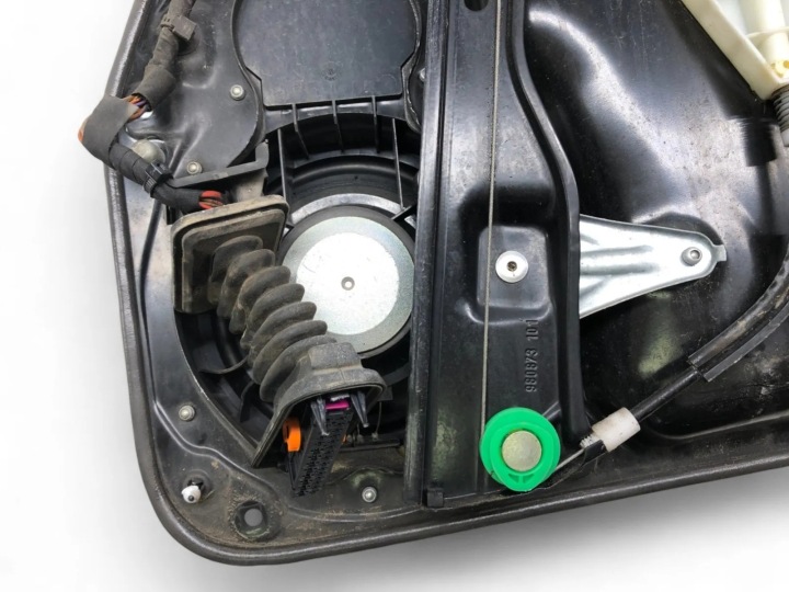 PETIT MOTEUR VITRES AVANT GAUCHES PORTES VW PASSAT B7 (362) 3AA837755