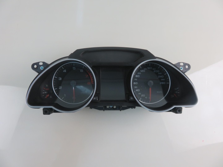 COMPTEUR AUDI A5 (8T3) 1.8 TFSI CABD 8T0920931