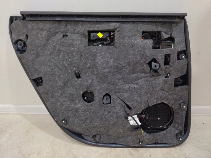 4H0868068 COLLECTEUR PORTES ARRIÈRE DROIT BOSE AUDI A8 D4