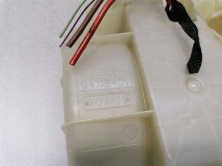 MERCEDES S-CLASS W221 HEATER BLOWER RESISTOR A2218202714 ENGINE FAN