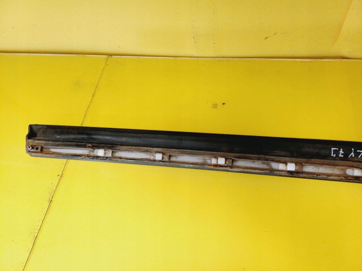 MOULURE PORTES DROIT AVANT AUDI A6 C5 PEINTURE LY7I 4B0853960D NR215