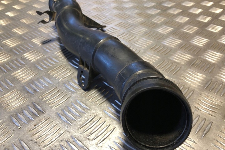 TUYAU ÉCHANGEUR D'AIR DE SURALIMENTATION OPEL ASTRA H ESTATE (L35) 55350916 1.7L DIESEL 74KW 2006