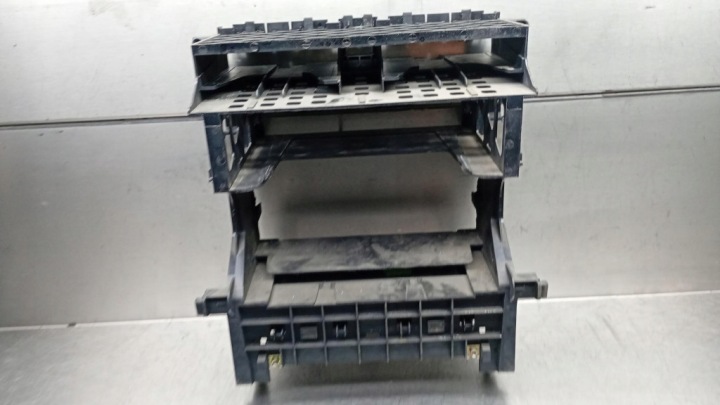 PANNEAU CENTRAL OE 8E0858005E AUDI A4 B6 00-05R