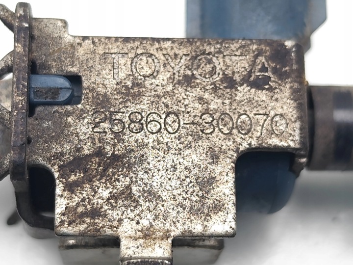 TOYOTA AURIS ÉLECTROVANNE VERS ZWIEKSZANIA PRESSION SURALIMENTATION 1.4 D-4D