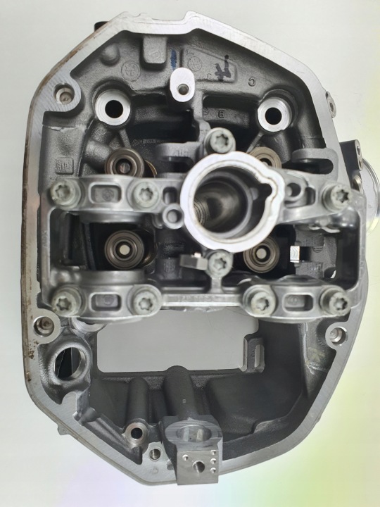 CULASSE GAUCHE BMW 1200 BMW 8546345