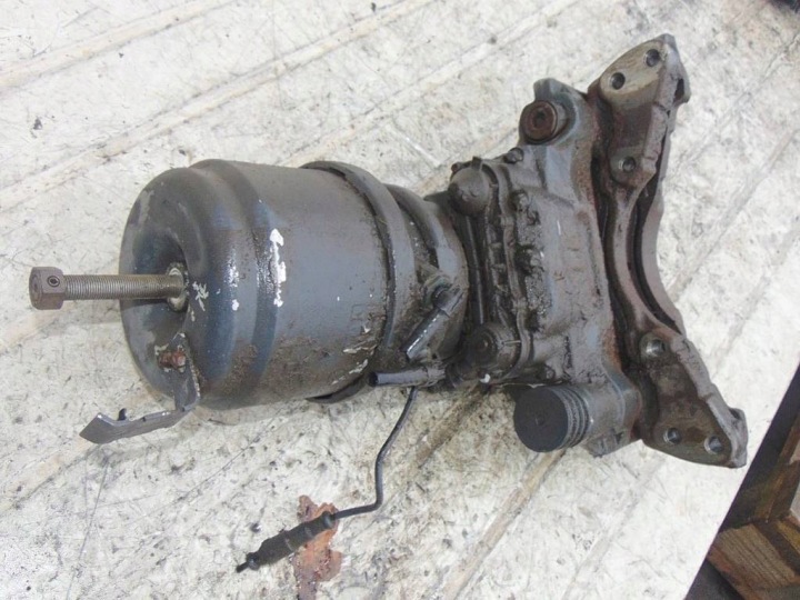 ATEGO 1318 03R ÉTRIER DE FREIN DE FREIN GAUCHE ARRIÈRE R 22,5