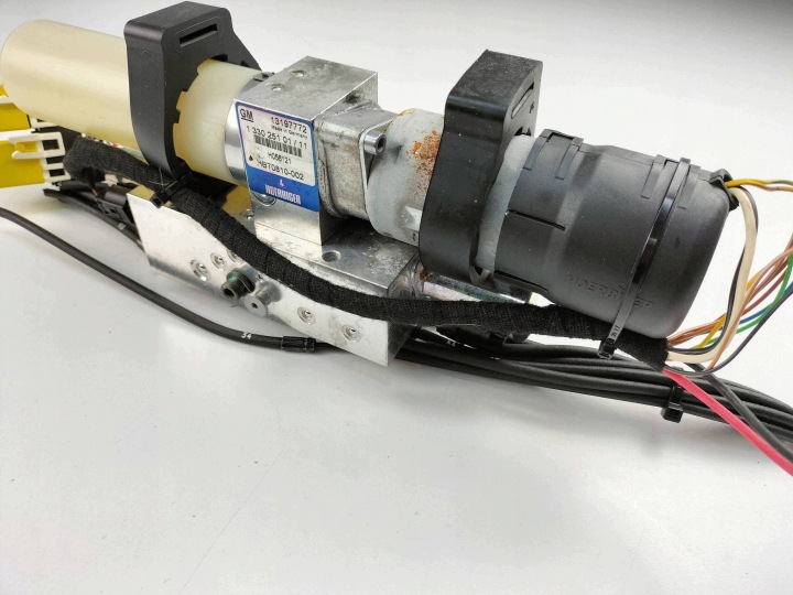 SERVOMOTEUR POMPE TOITS OPEL ASTRA H 3 III 13197772