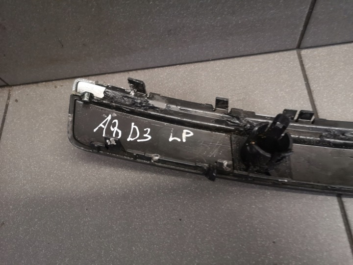 MOULURE PARE-CHOCS GAUCHE AVANT CHROME AUDI A8 D3 4E0807223B