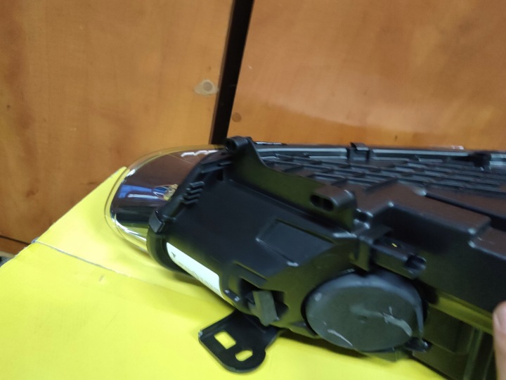 PROJECTEUR PHARE GAUCHE AVANT RENAULT MEGANE III 13-16 130702448200