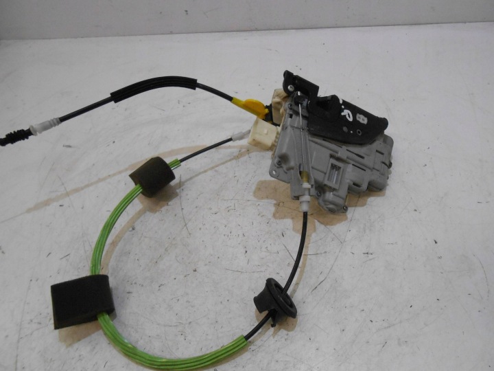 AUDI A5 8T SERRURE DE PORTE GAUCHE AVANT 8J2837015A