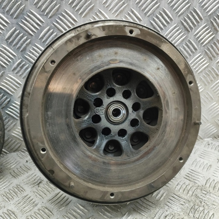 ENSEMBLE ADHÉRENCE MERCEDES-BENZ C (W205) A2132500100 30334688 2.1L 125KW