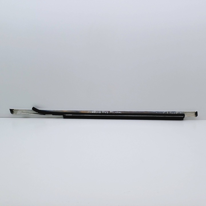 MOULURE RACLOIR CHROME DROIT ARRIÈRE VOLVO 740 UNIVERSEL NR339