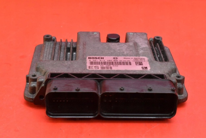 CONTRÔLEUR ORDINATEUR MOTEUR 55205632 OPEL SIGNUM C 1.9 CDTI 150 KM 05-08