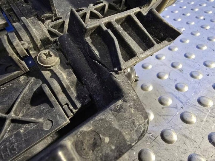 VOLVO S90, V90 16- 31383212 GUIDE D'AIR JALOUSIE ADMISSION CANAL