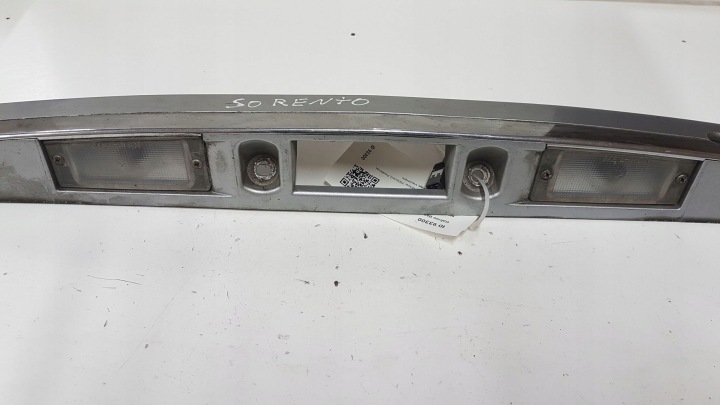 KIA SORENTO 2006 MOULURE ÉCLAIRAGE ARRIÈRE CADRE DE PLAQUE D'IMMATRICULATION