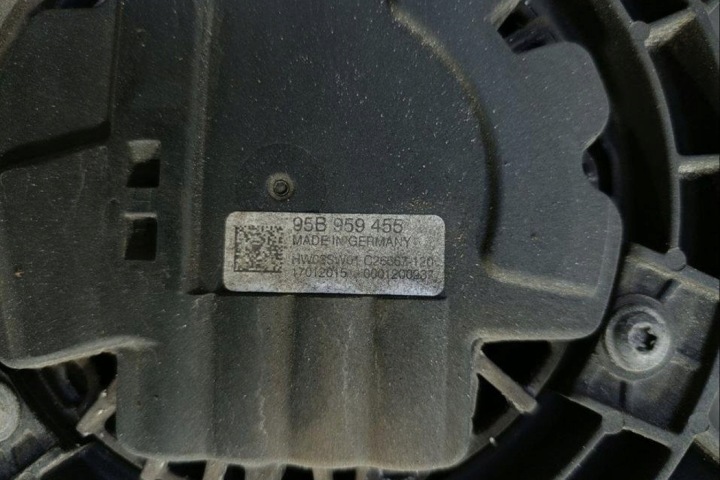 RADIATEUR EAU PORSCHE MACAN (95B) 8K0121251AL GASOLINE 250KW 2015