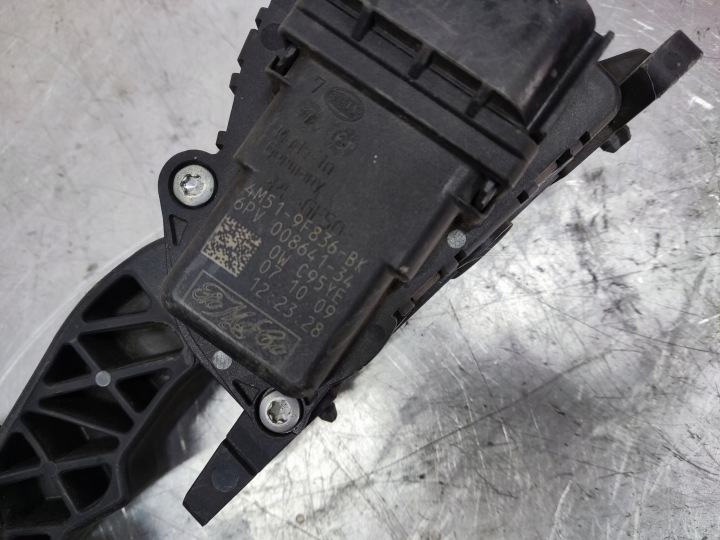 FORD FOCUS MK2 MANUEL PÉDALE GAZ POTENTIOMÈTRE 4M51-9F836-BK