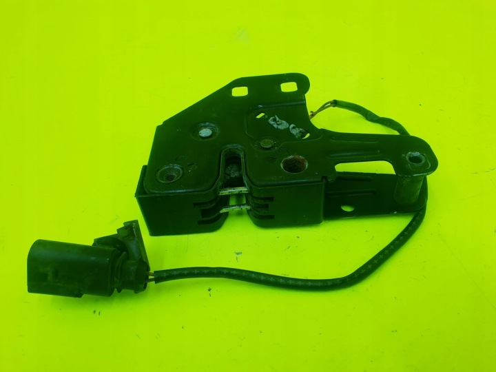 SERRURE VERROU CAPOTS AVANT AUDI A4 B7 USA 2.0 TFSI 8E0823509C