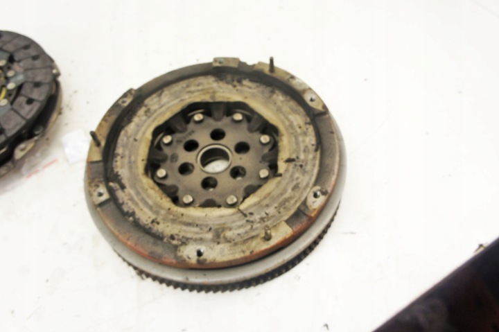 LG003 OPEL ASTRA K 1.2I EMBRAYAGE COMPLET