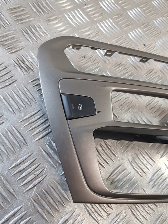 CHÂSSIS CENTRALE CONSOLES RADIO 9676344377 PEUGEOT 301 18R-