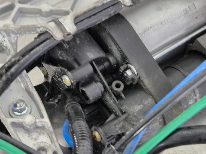 VW TOUAREG II 7P COMPRESSEUR ZAWIERZENIA PNEUMATIQUE DISTRIBUTEUR