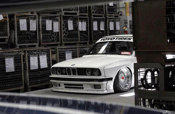 WIDE CARROSSERIE KIT BMW E30 COUPÉ PANDEM STYLE LARGE KIT 10 ELEMENTOW