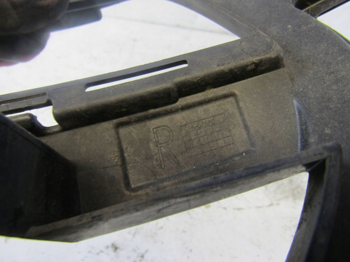 VW TOURAN II GLISSIÈRE PARE-CHOCS DROIT AVANT 15R-- 5TA807724