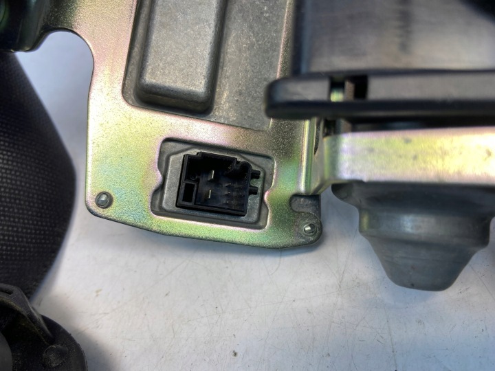 MERCEDES CEINTURE DE SÉCURITÉ GAUCHE AVANT A2128604985