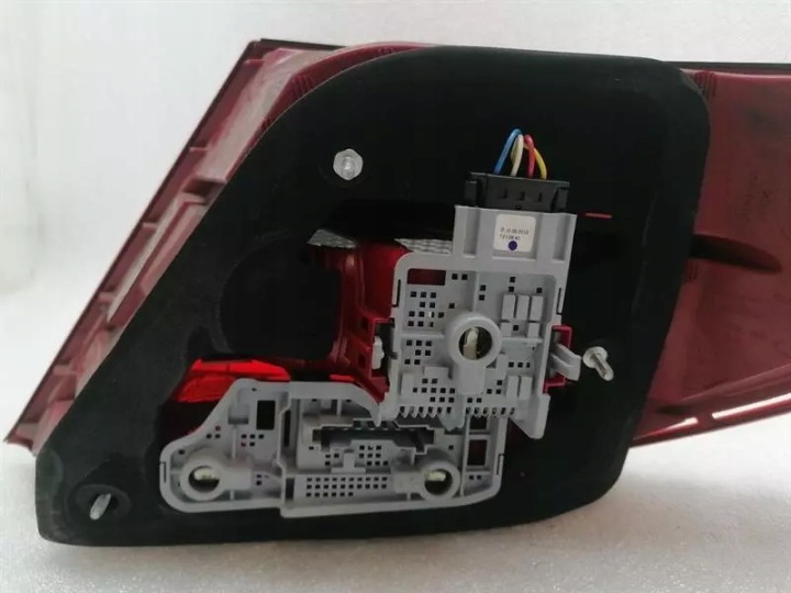 MERCEDES C CLASS W204 LEFT REAR LIGHT A2049060203 LED TAIL