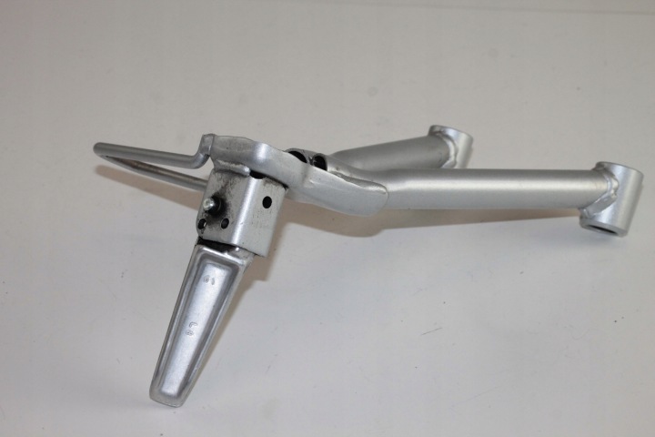 SUZUKI GSF 600 1200 BANDIT 00-05 SET PASSAGER GAUCHE PODNOZEK