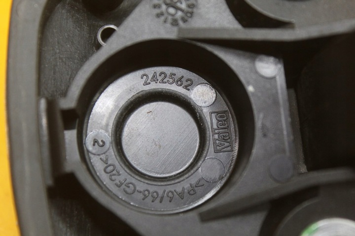 POIGNÉE EXTÉRIEUR DROIT ARRIÈRE PORTES SKRZYDELKA PEUGEOT BIPPER V24838 242559C