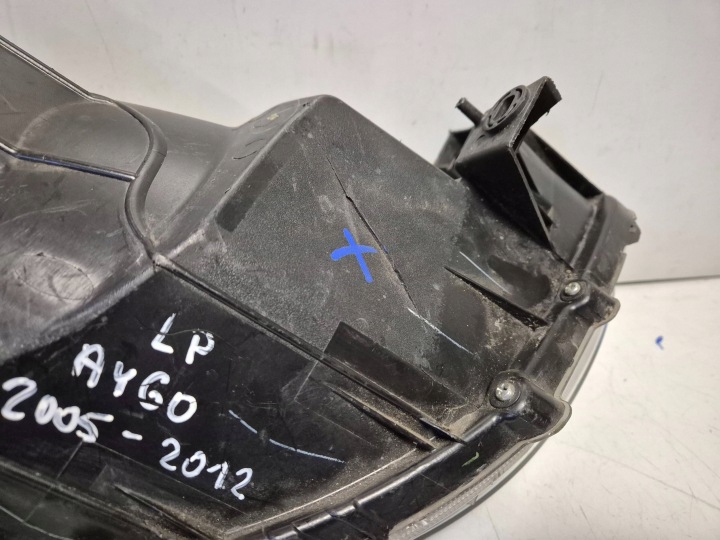TOYOTA AYGO I 05- ENDOMMAGÉE GAUCHE PHARE AVANT